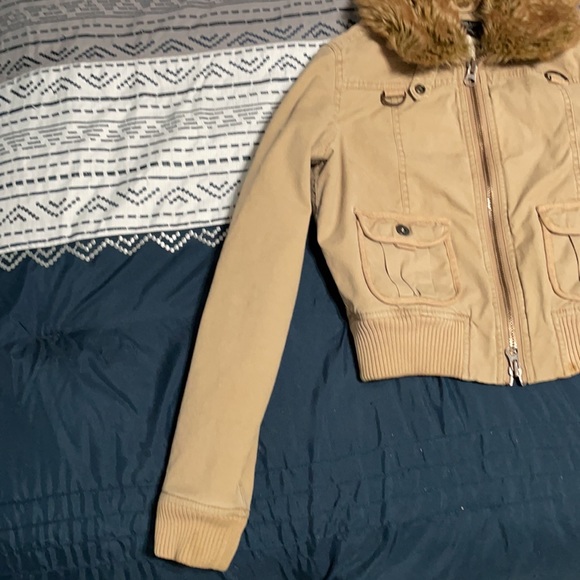 Guess Jacket - Picture 2 of 9